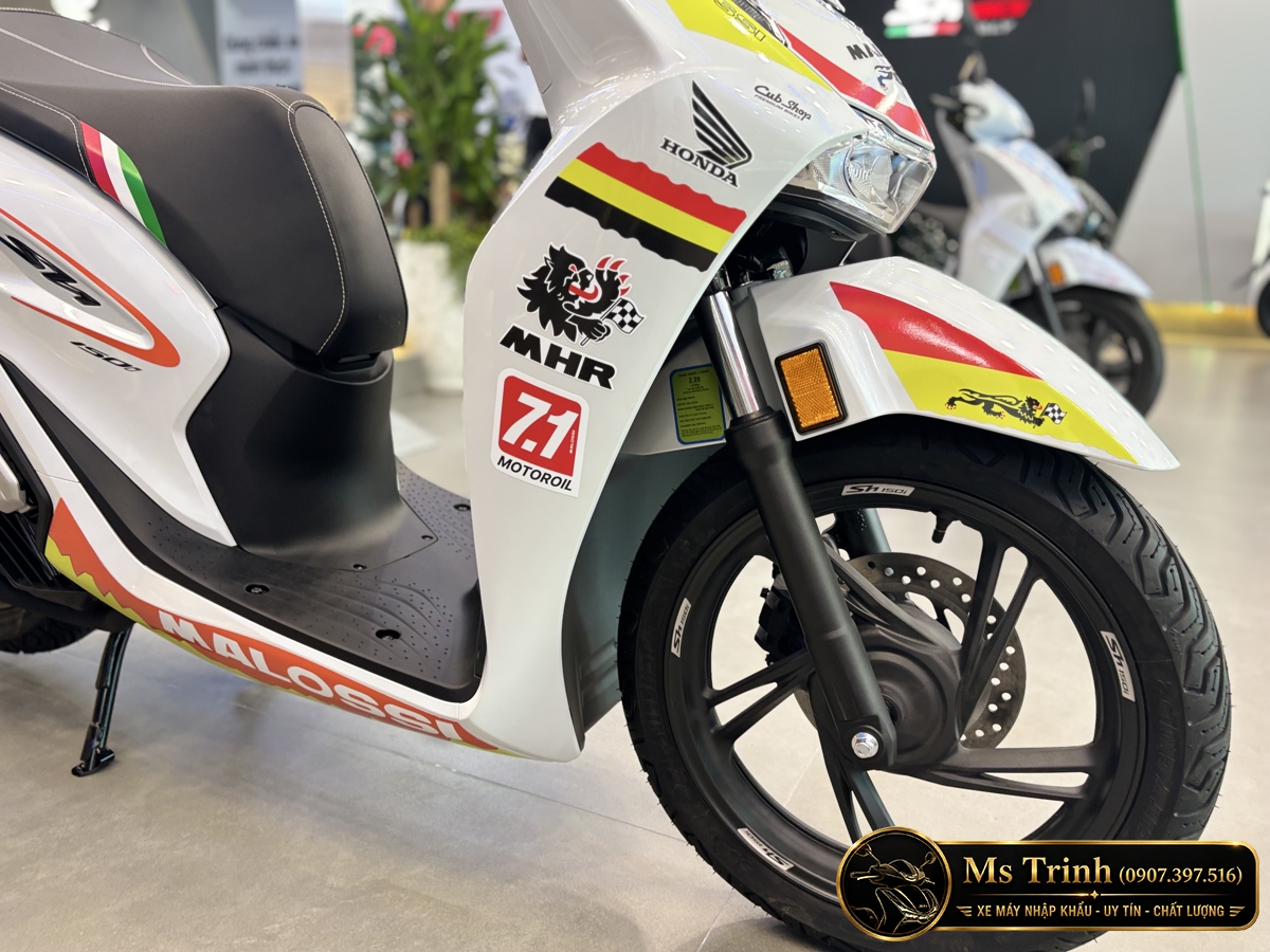 Honda SH150 Ý Malossi 2026 tại Vĩnh Long - Tem custom thể thao, dáng SH thanh lịch