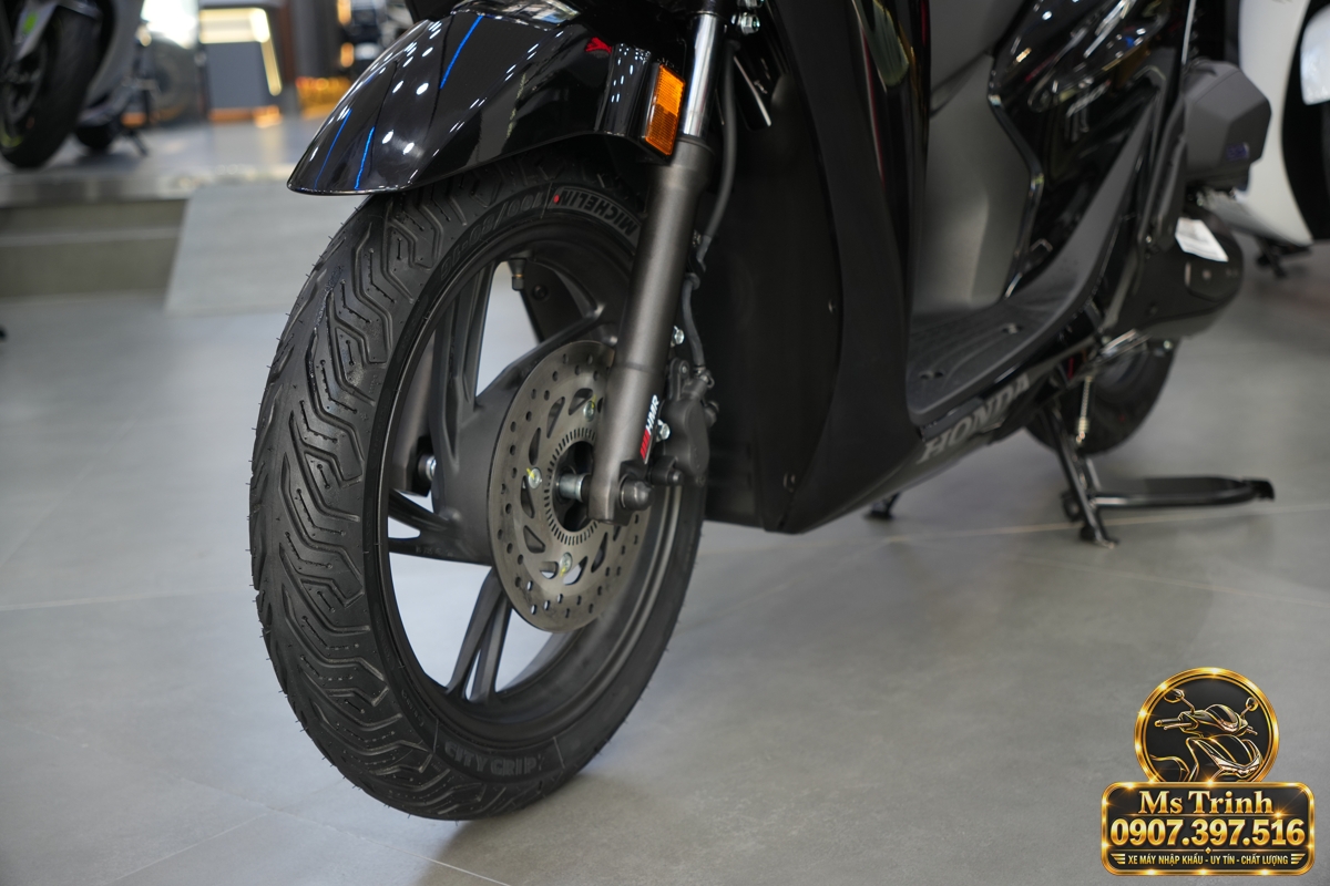 Honda SH150i Ý đen bóng 2027 tại Vĩnh Long - Sơn bóng lịch sự, tiện ích cho mỗi ngày