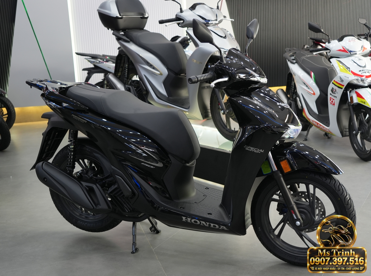 Honda SH150i Ý đen bóng 2027 tại Vĩnh Long - Sơn bóng lịch sự, tiện ích cho mỗi ngày