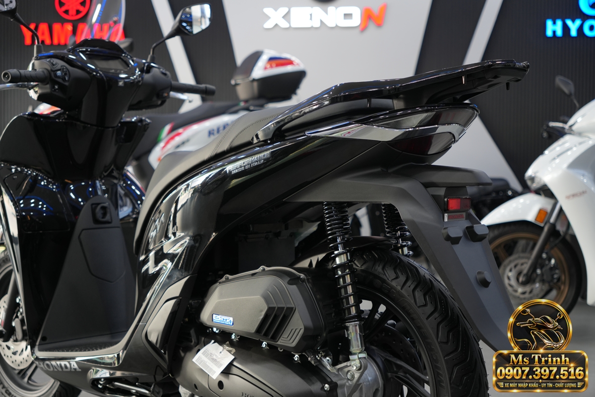 Honda SH150i Ý đen bóng 2027 tại Vĩnh Long - Sơn bóng lịch sự, tiện ích cho mỗi ngày