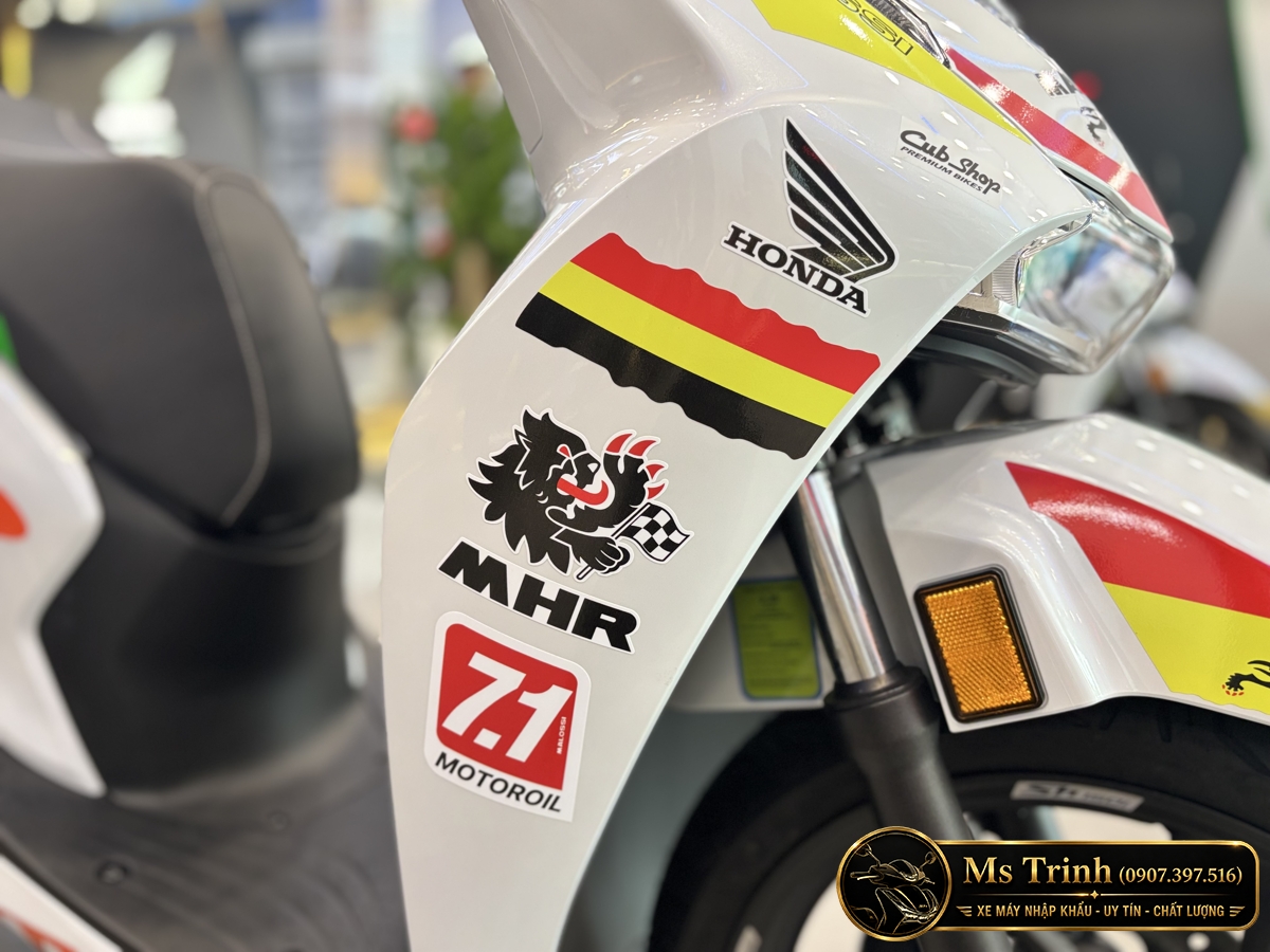 Honda SH150 Ý Malossi 2026 tại Vĩnh Long - Tem custom thể thao, dáng SH thanh lịch