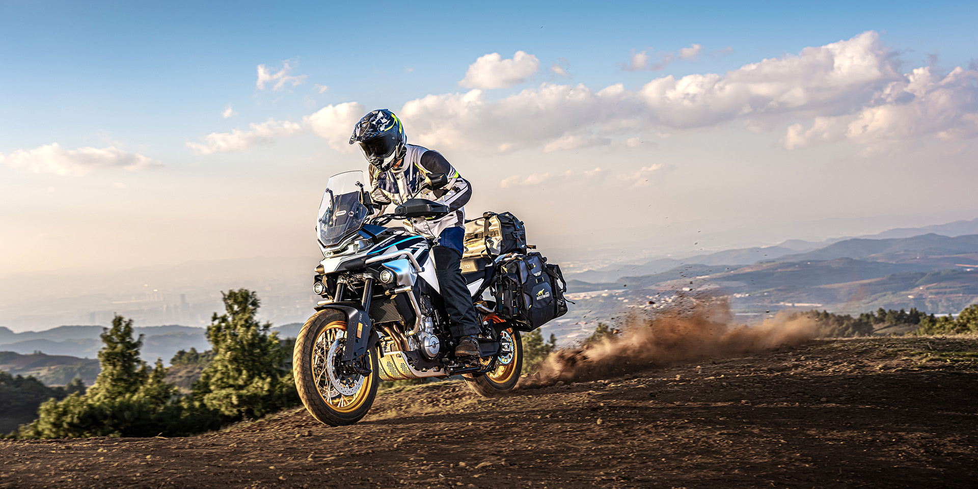 CF Moto 800MT Explorer 2025, ADV Cao Cấp Nhất, Chính Hãng, Giá Tốt tại Vĩnh Long