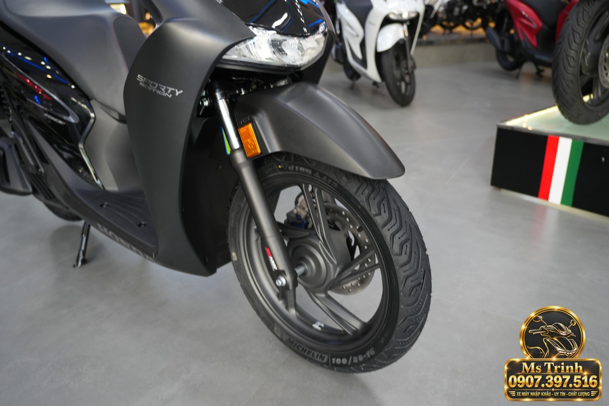 Honda SH150i Ý đen nhám 2027 tại Vĩnh Long sắc đen lịch lãm giá tốt, chính ngạch
