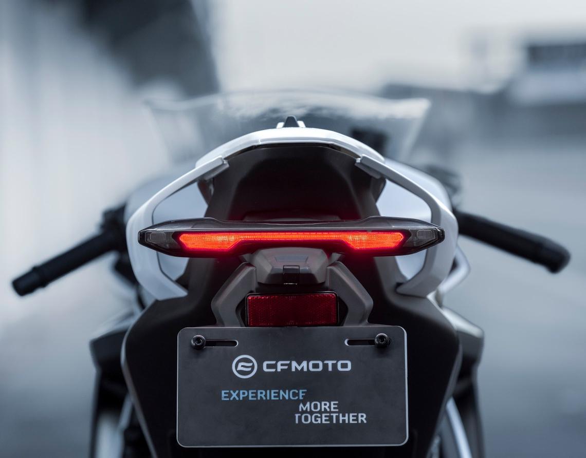 CF Moto 675SR-R 2025 3 Xi Lanh Ngang, Siêu Thể Thao, Giá Rẻ tại Vĩnh Long