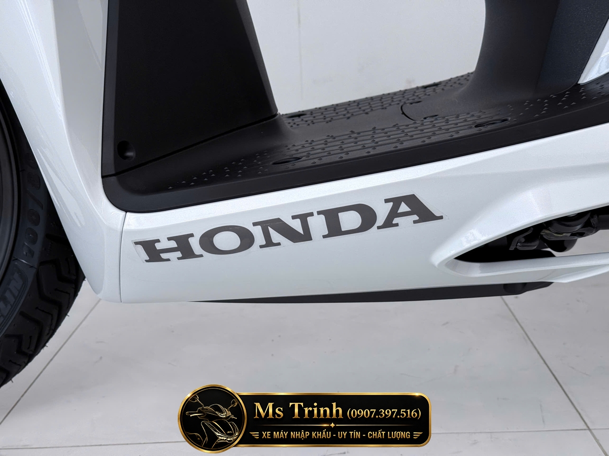 Honda SH150i Special Edition Standard nhập HMR Ý màu trắng tại Vĩnh Long: Giá trị nằm trong từng chi tiết nguyên bản