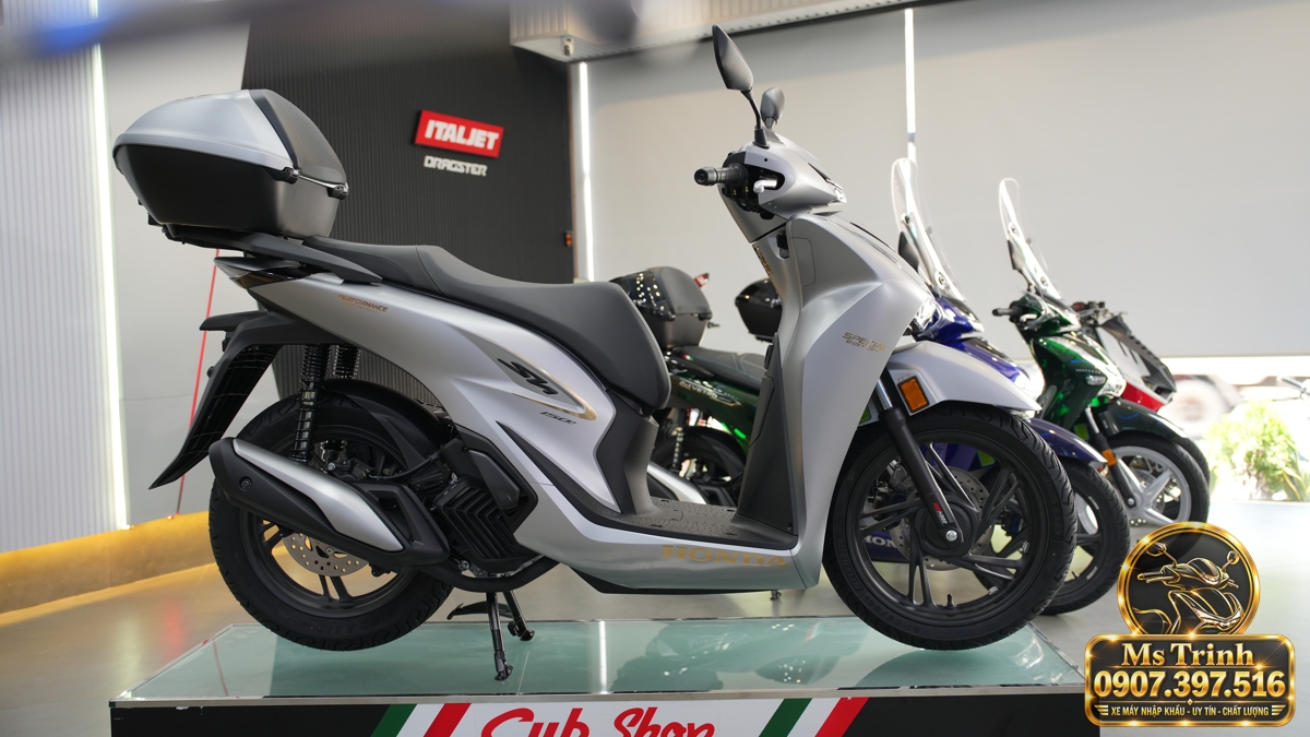 Honda SH150i Ý xám bạc 2027 tại Vĩnh Long - Nhập Ý, tem vàng sang trọng, giá tốt