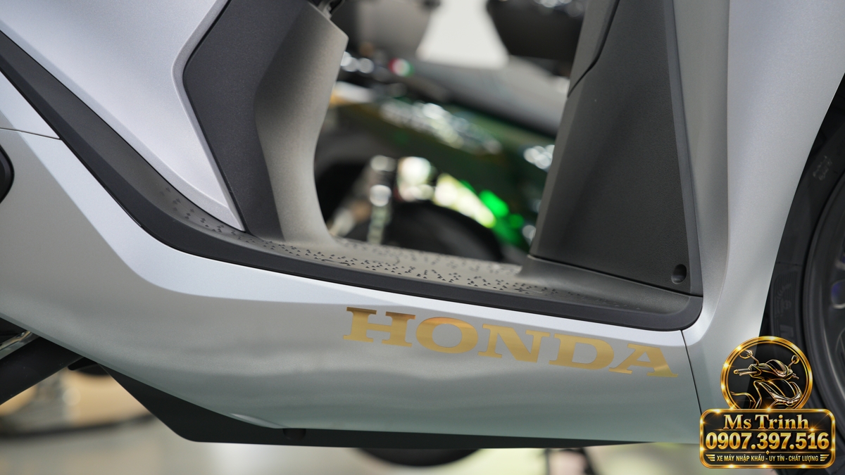Honda SH150i Ý xám bạc 2027 tại Vĩnh Long - Nhập Ý, tem vàng sang trọng, giá tốt