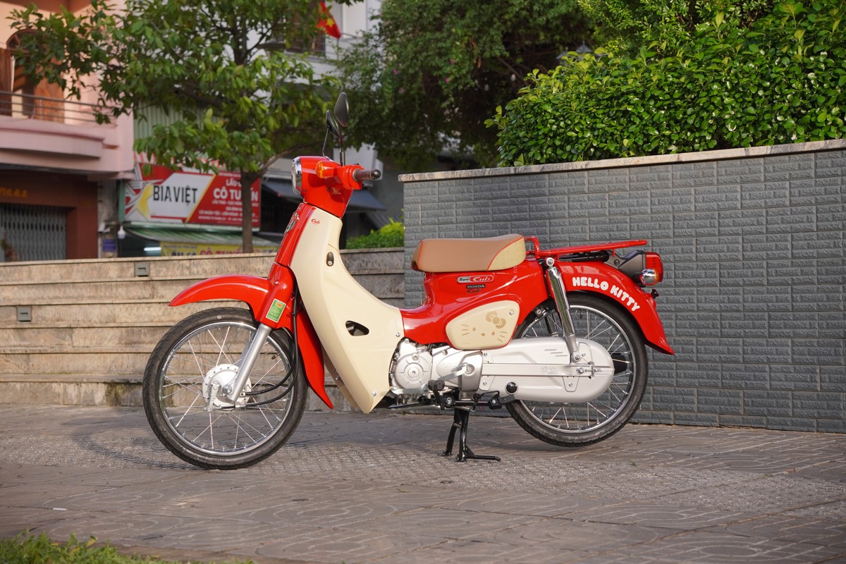 Honda Super Cub 50cc Hello Kitty Edition, Made In Japan, Hàng Hiếm tại Vĩnh Long