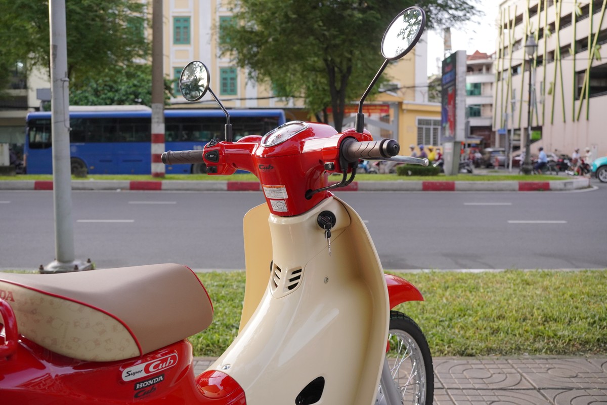 Honda Super Cub 50cc Hello Kitty Edition, Made In Japan, Hàng Hiếm tại Vĩnh Long