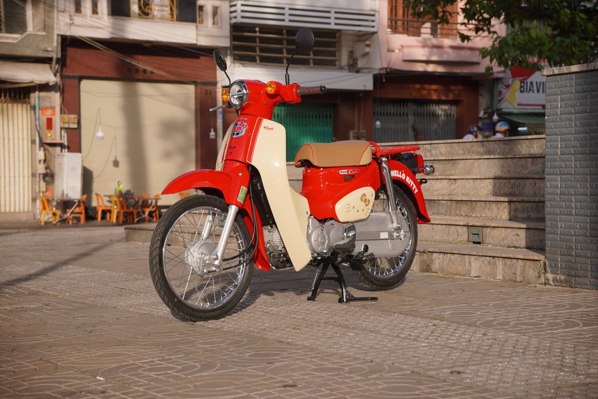 Honda Super Cub 50cc Hello Kitty Edition, Made In Japan, Hàng Hiếm tại Vĩnh Long