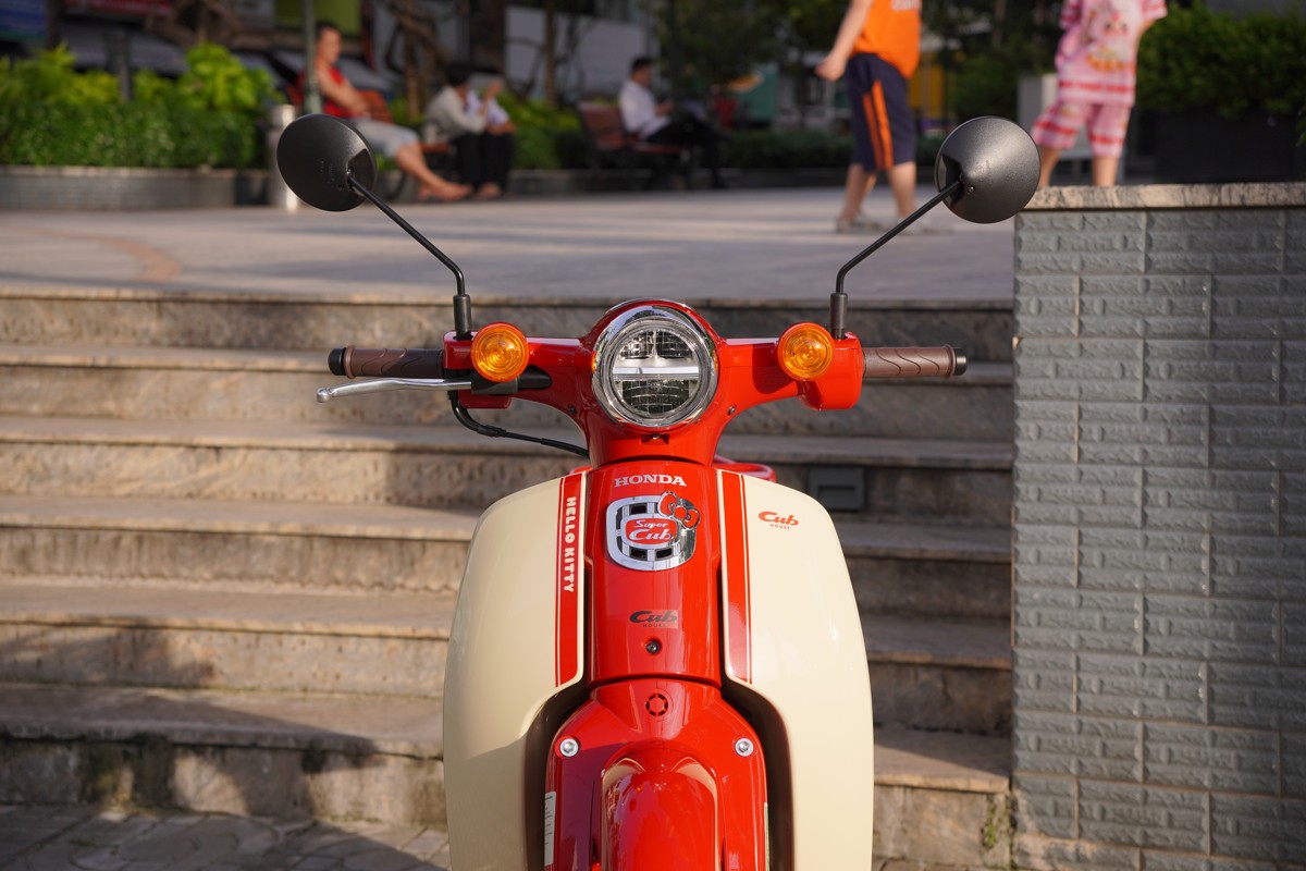 Honda Super Cub 50cc Hello Kitty Edition, Made In Japan, Hàng Hiếm tại Vĩnh Long