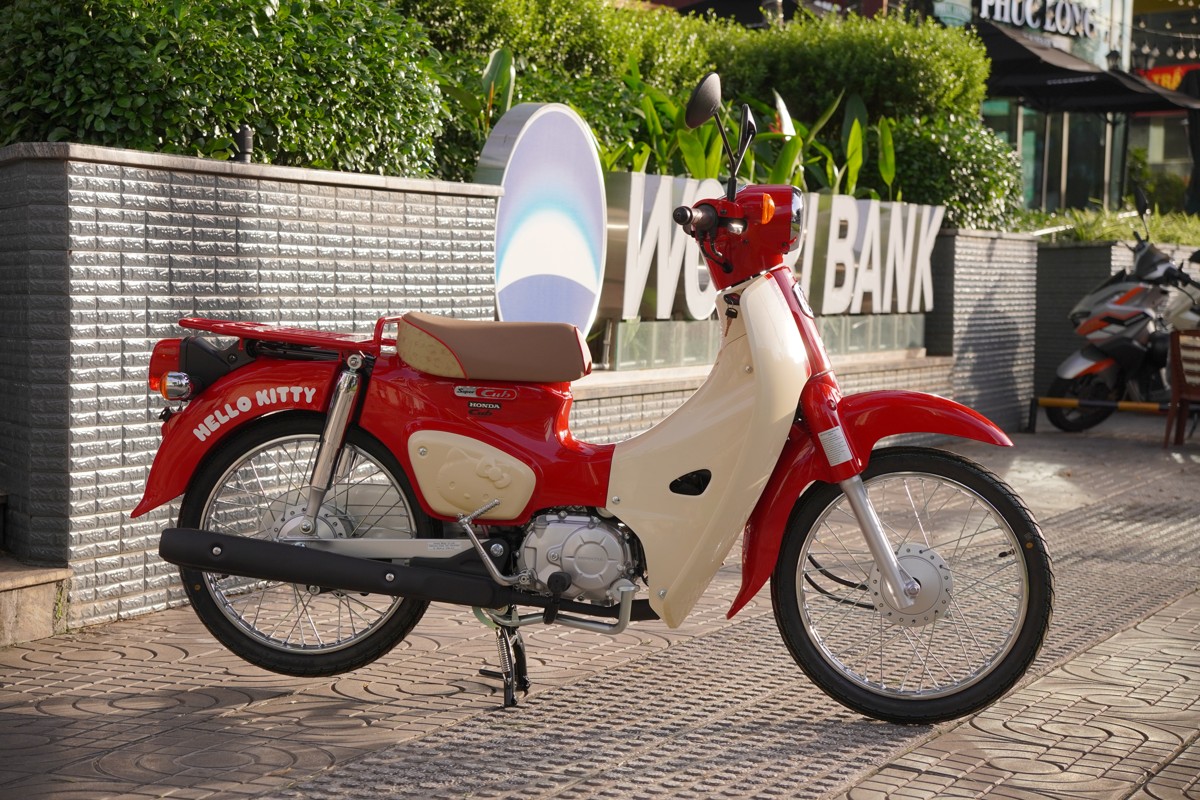 Honda Super Cub 50cc Hello Kitty Edition, Made In Japan, Hàng Hiếm tại Vĩnh Long