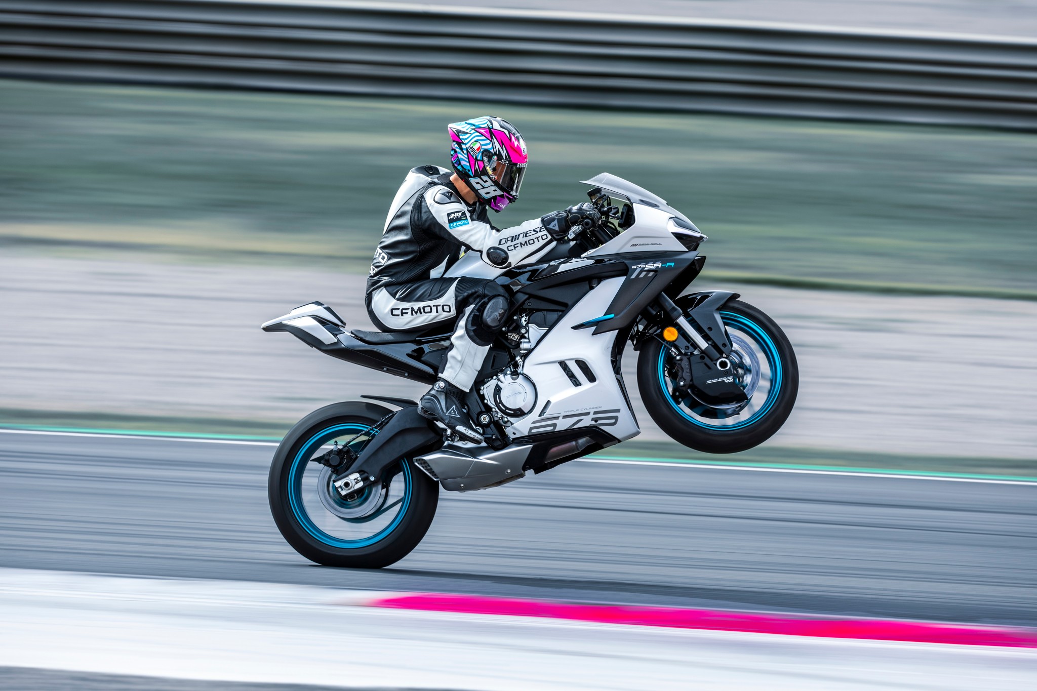 CF Moto 675SR-R 2025 3 Xi Lanh Ngang, Siêu Thể Thao, Giá Rẻ tại Vĩnh Long