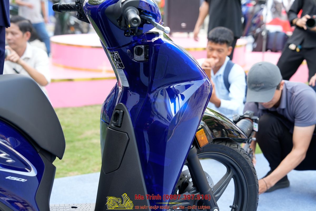 Honda SH150 Vetro Blue 2026 Limited Edition - Siêu phẩm SH Ý dàn áo xanh trong suốt cực hiếm tại Vĩnh Long