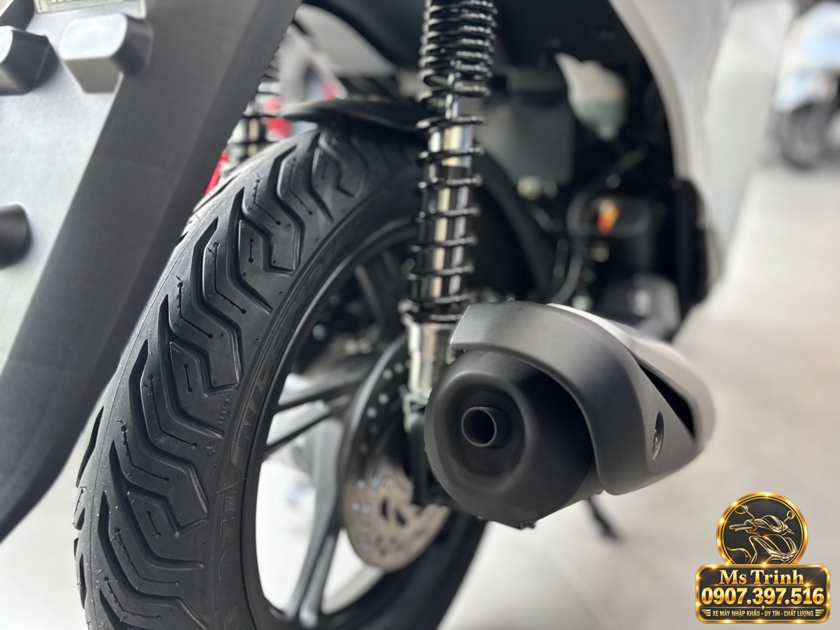 Xe Honda SH150i Ý 2027 màu trắng ảnh số 6122 Xe Honda SH150i Ý 2027 màu trắng nhập khẩu được giới thiệu qua hình ảnh thực tế